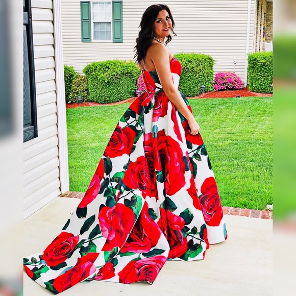 Prom Dress - Picture 2 of 3